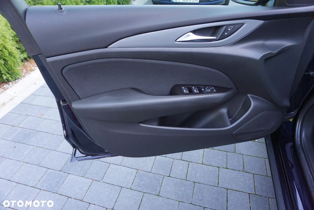 Opel Insignia 1.5 T Enjoy S&S - 22