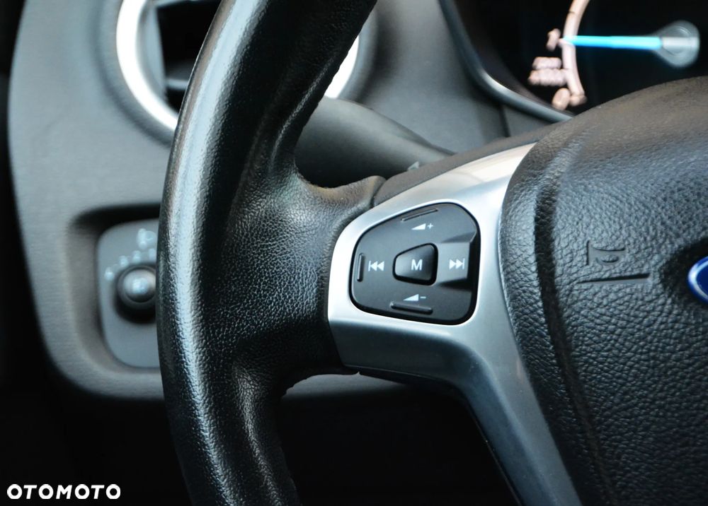 Ford Fiesta 1.25 SYNC Edition - 32