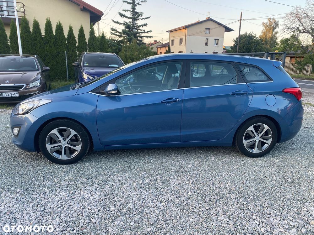 Hyundai i30 blue Kombi 1.4 YES Gold - 14
