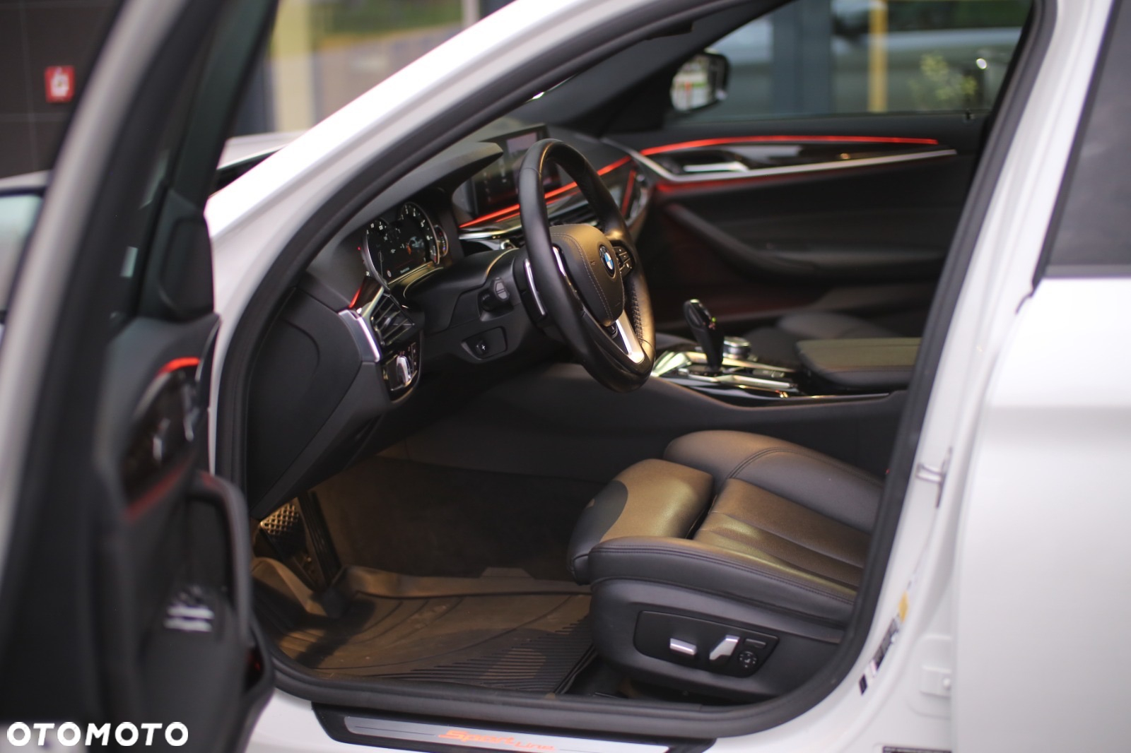 BMW Seria 5 530i GPF Luxury Line sport - 6