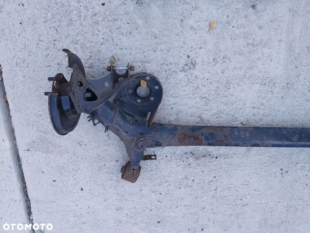 Toyota VERSO S belka zawieszenia tył - 3