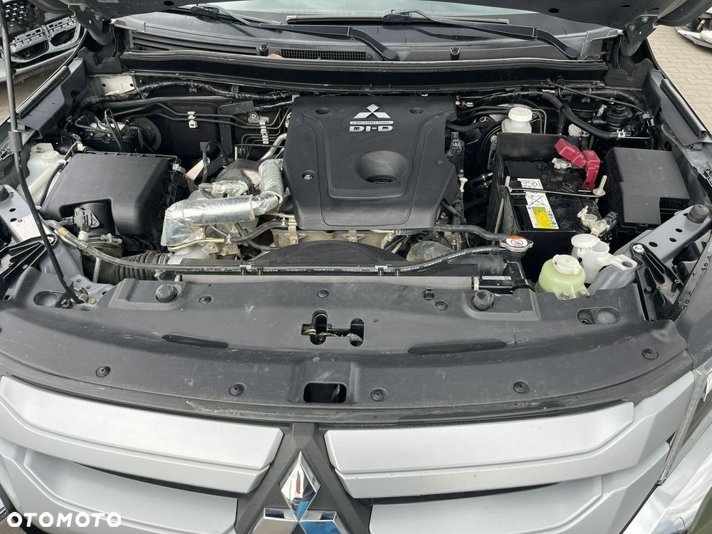 Mitsubishi L200 Pick Up 4x4 S&S Double Cab Basis - 13