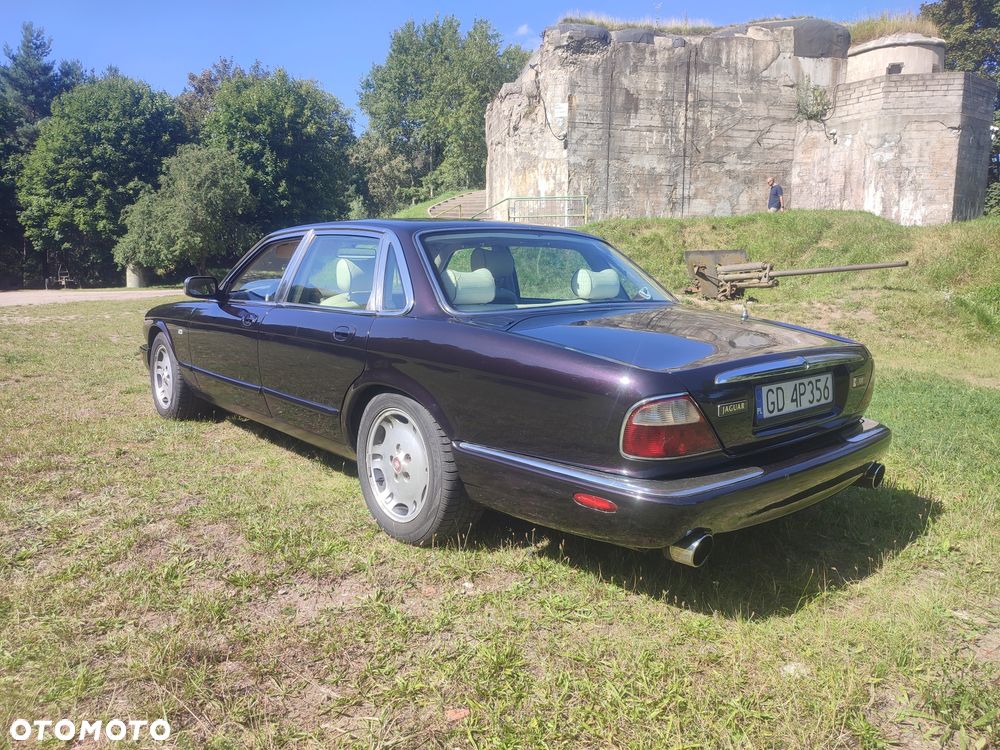 Jaguar XJ - 5