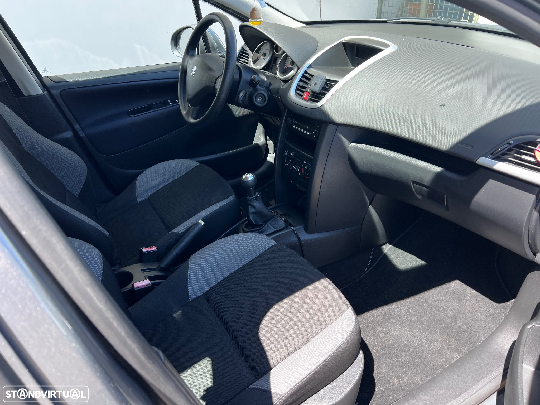 Peugeot 207 1.4 16V Open - 11