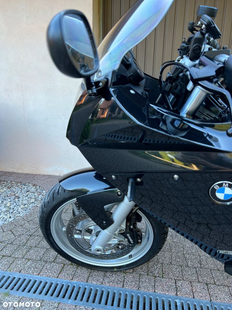 BMW F - 22