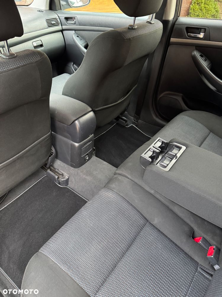 Toyota Avensis 2.0 D-4D Sol plus+NAVI - 15