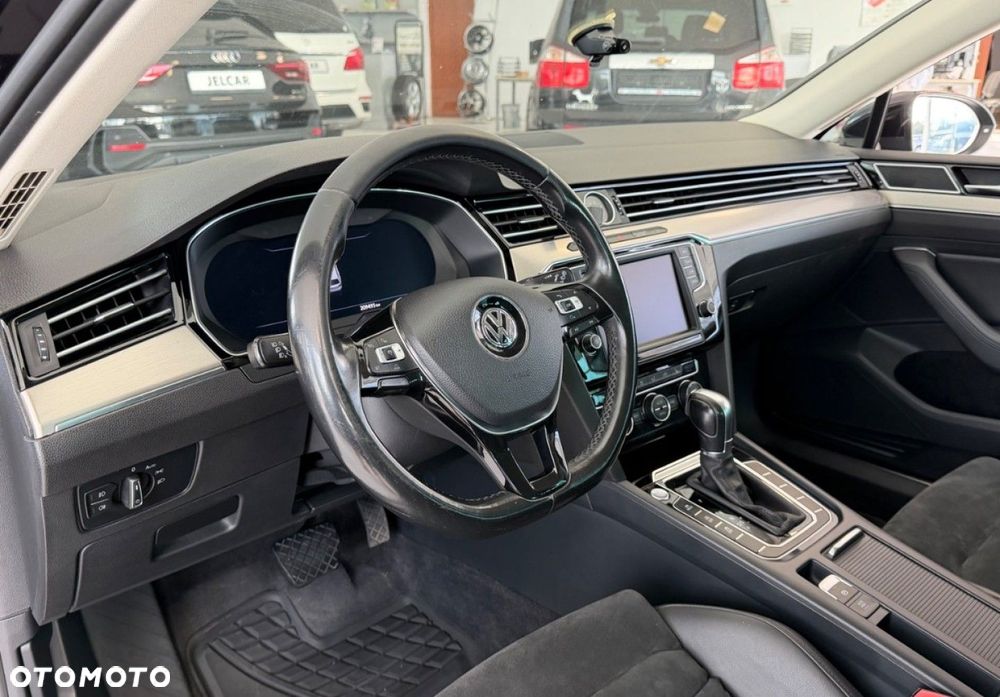 Volkswagen Passat - 18