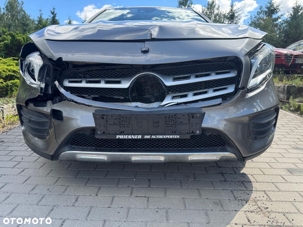 Mercedes-Benz GLA 250 4-Matic AMG Line - 3