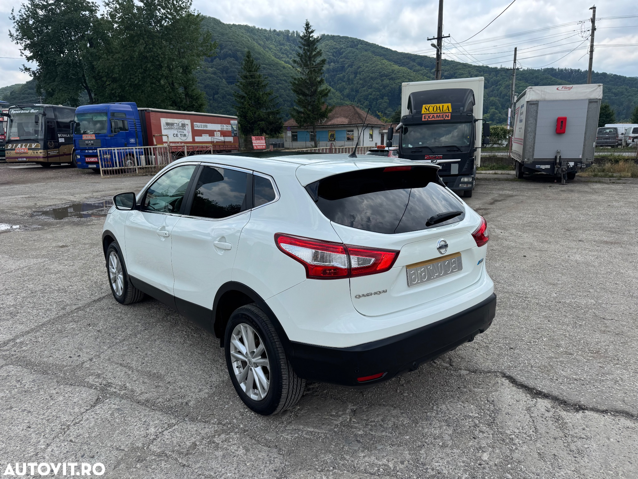 Nissan Qashqai 1.5 DCI TEKNA - 4