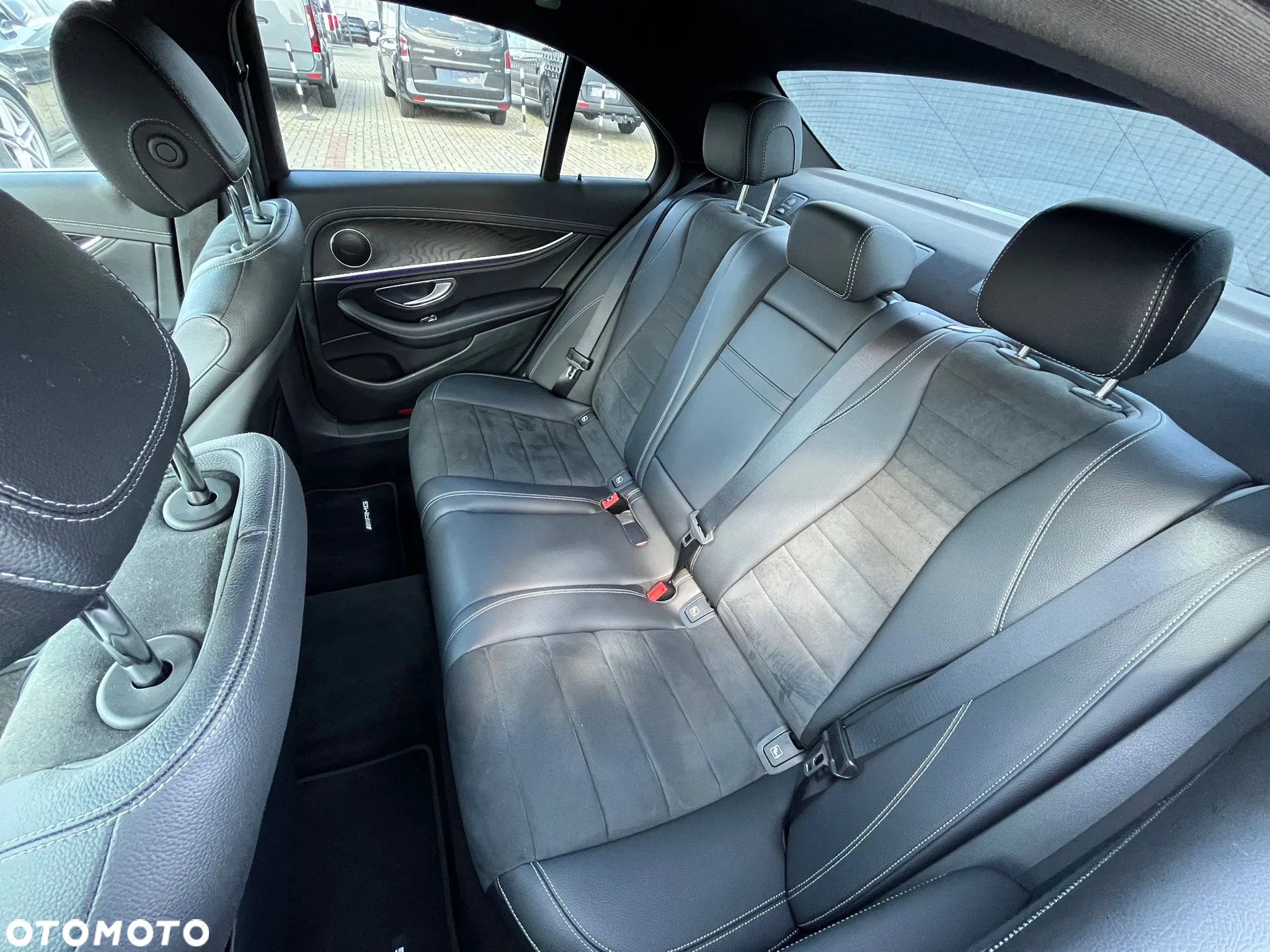 Mercedes-Benz Klasa E 220 d 4-Matic Business Edition - 21