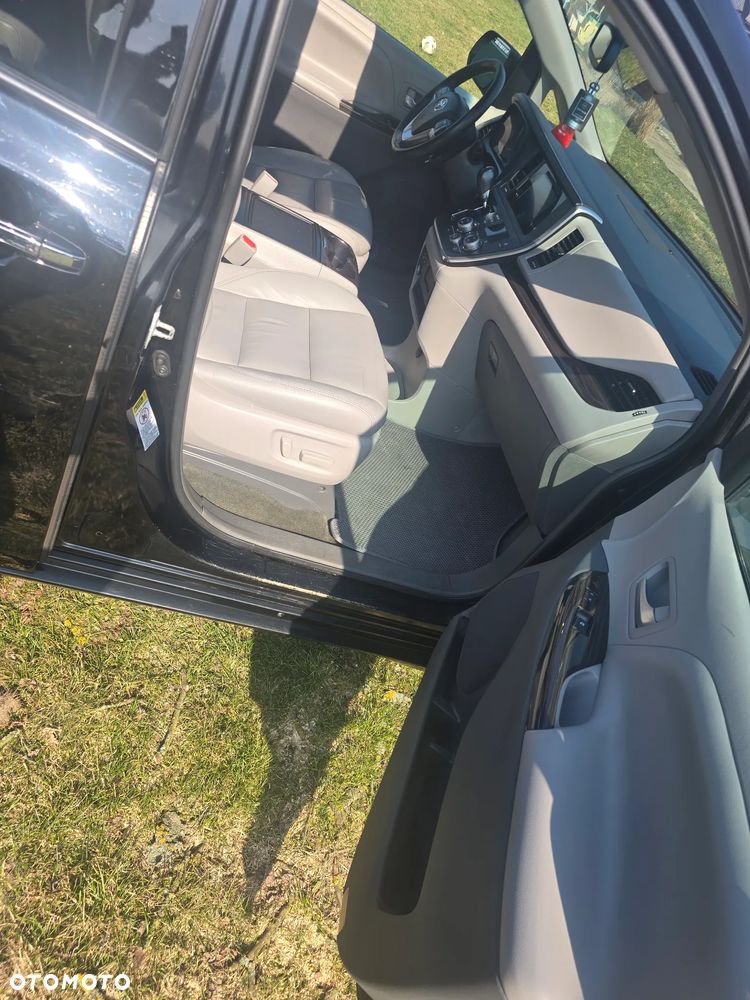 Toyota Sienna 3.5 V6 - 5