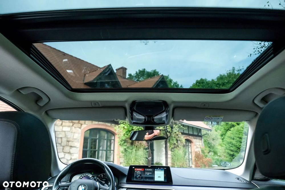 BMW Seria 5 520d xDrive Luxury Line - 32