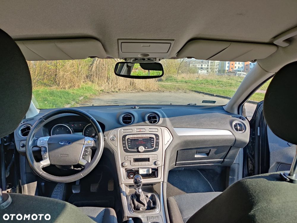 Ford Mondeo 2.0 TDCi Trend - 13