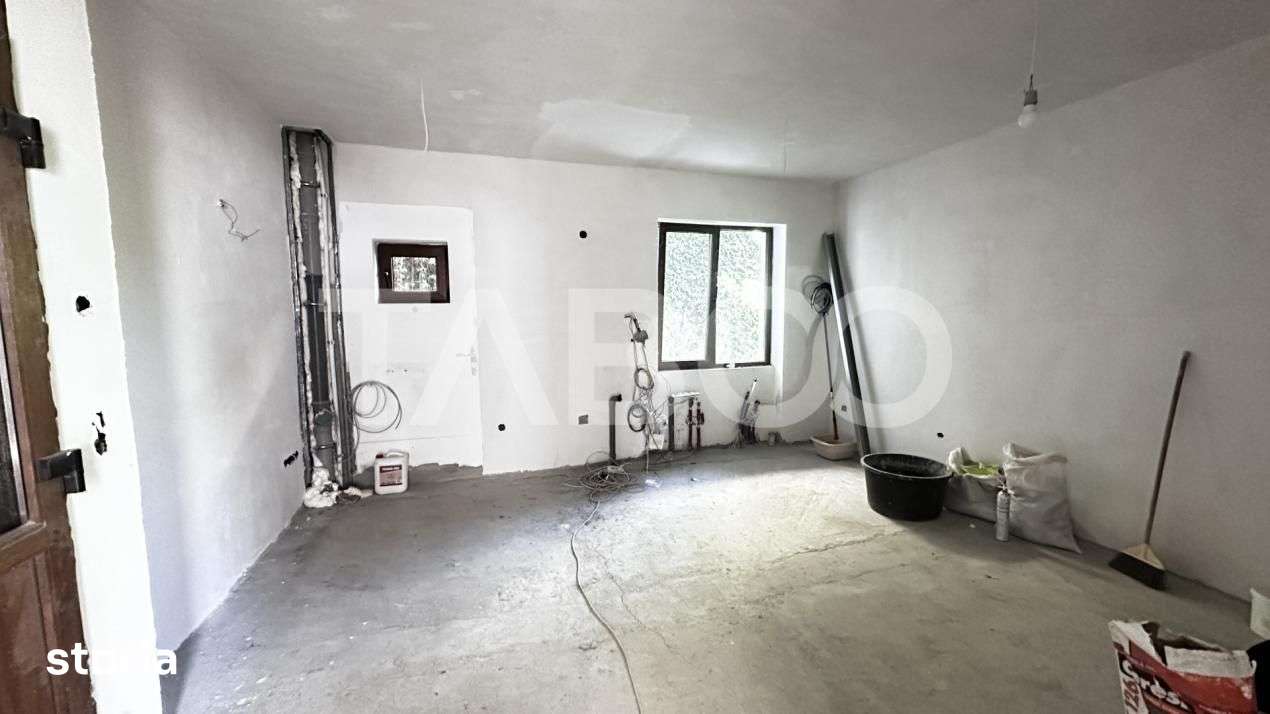 De vanzare apartament 3 camere nemobilate 56 mp cu balcon Central — fotografia 3
