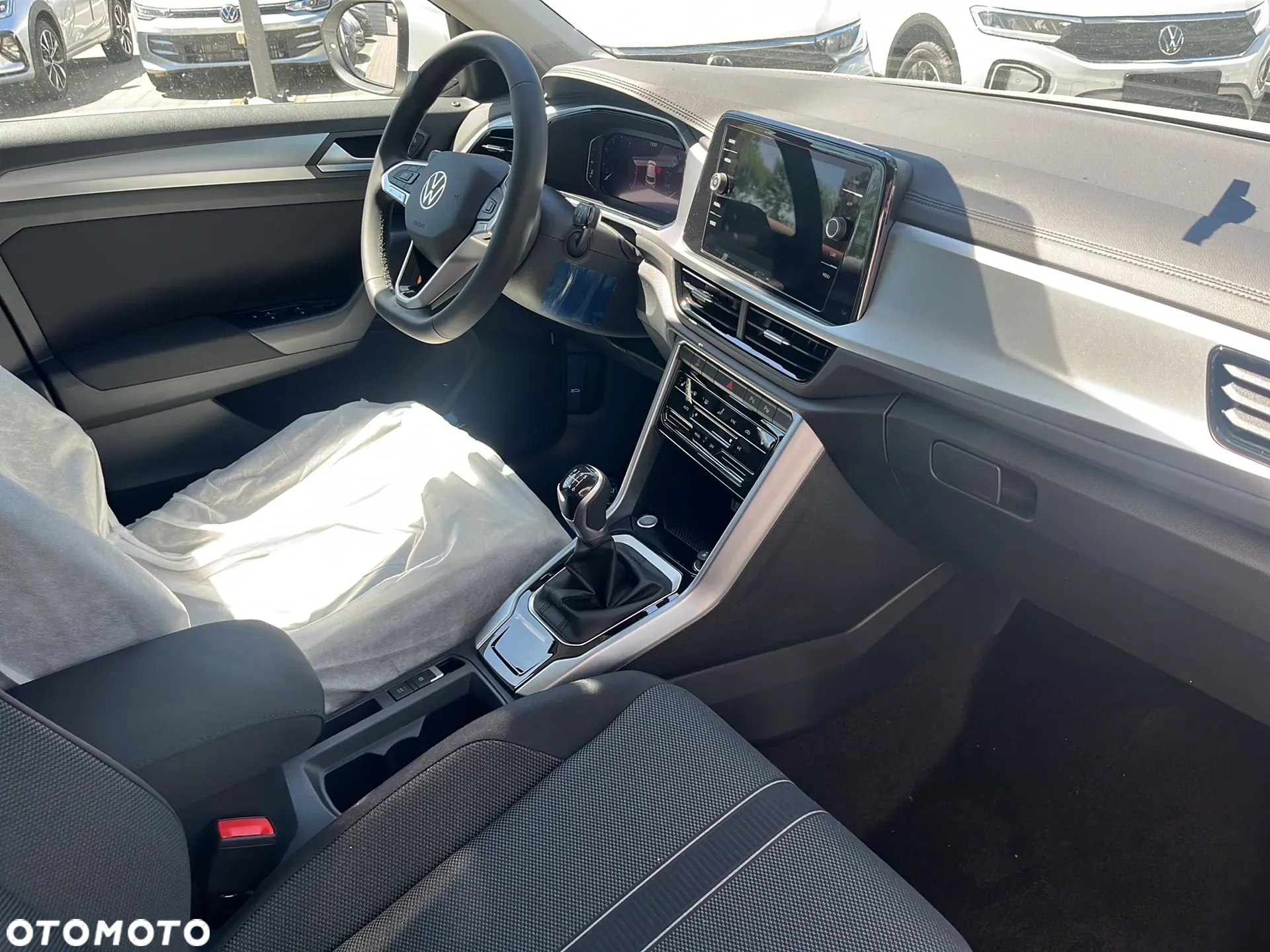 Volkswagen T-Roc - 13