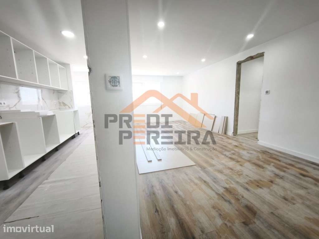 Situado em Santo António dos Cavaleiros, Torres da Bela Vista, T3 t... - Grande imagem: 2/20