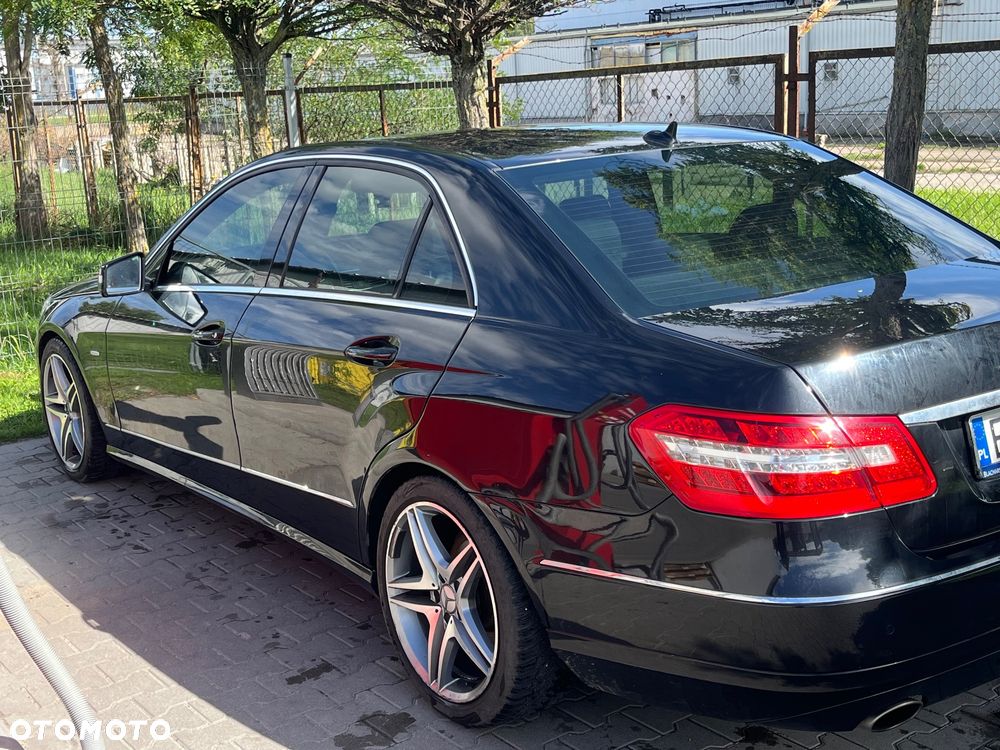 Mercedes-Benz Klasa E 350 CGI BlueEff Elegance - 4