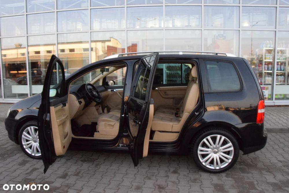 Volkswagen Touran - 21