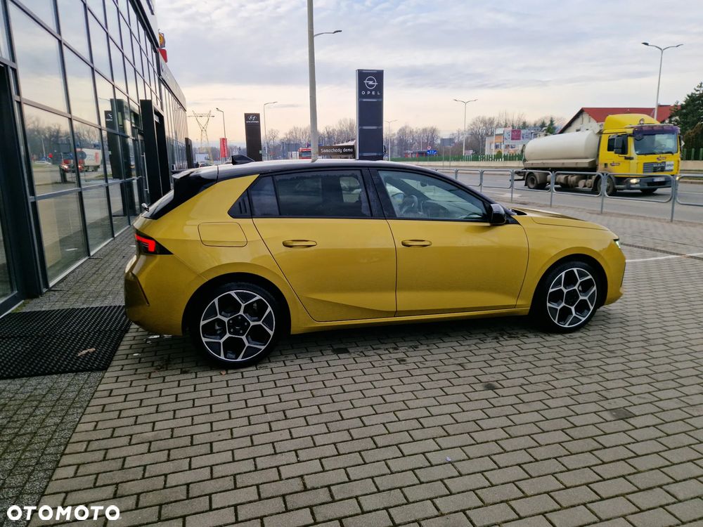Opel Astra 1.2 T GS Line S&S - 10