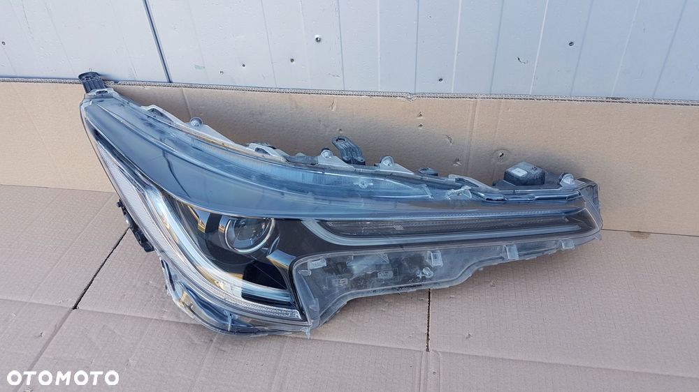 lampa przód prawa toyota corolla e21 hb kombi full led - 3