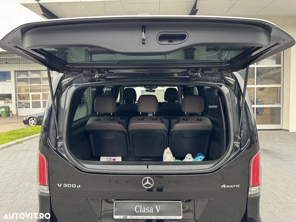 Mercedes-Benz V 300 d extralang 4Matic 9G-TRONIC Exclusive - 32