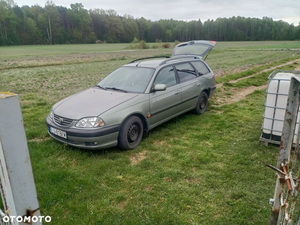 Toyota Avensis - 1