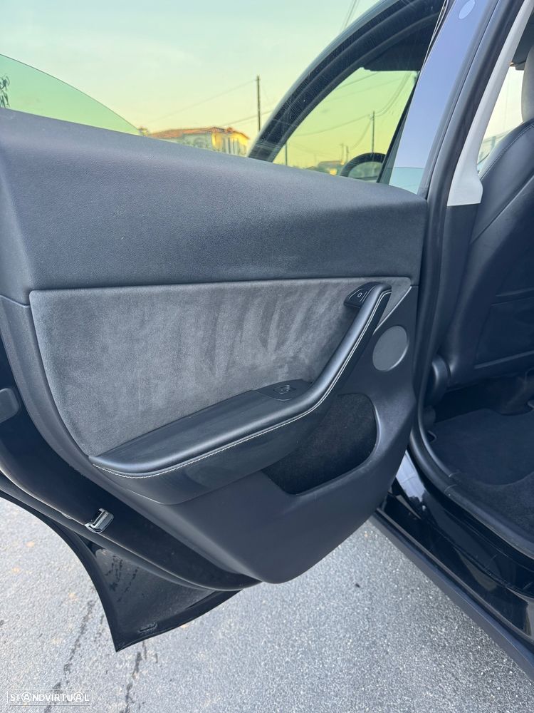 Tesla Model Y Standard - 23