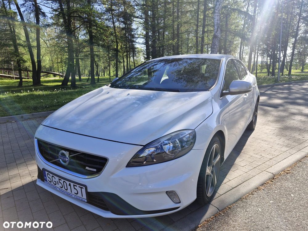 Volvo V40 T3 R-Design - 9