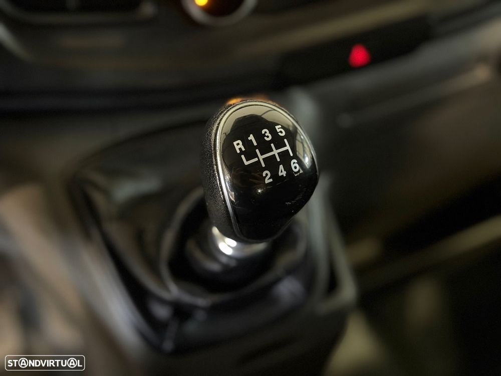 Ford Transit 350 Cabine Dupla 7L - 17