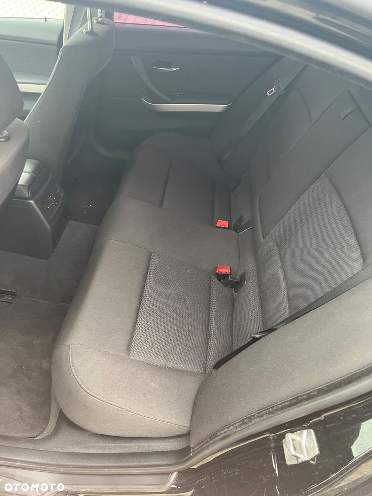BMW Seria 3 318i - 11