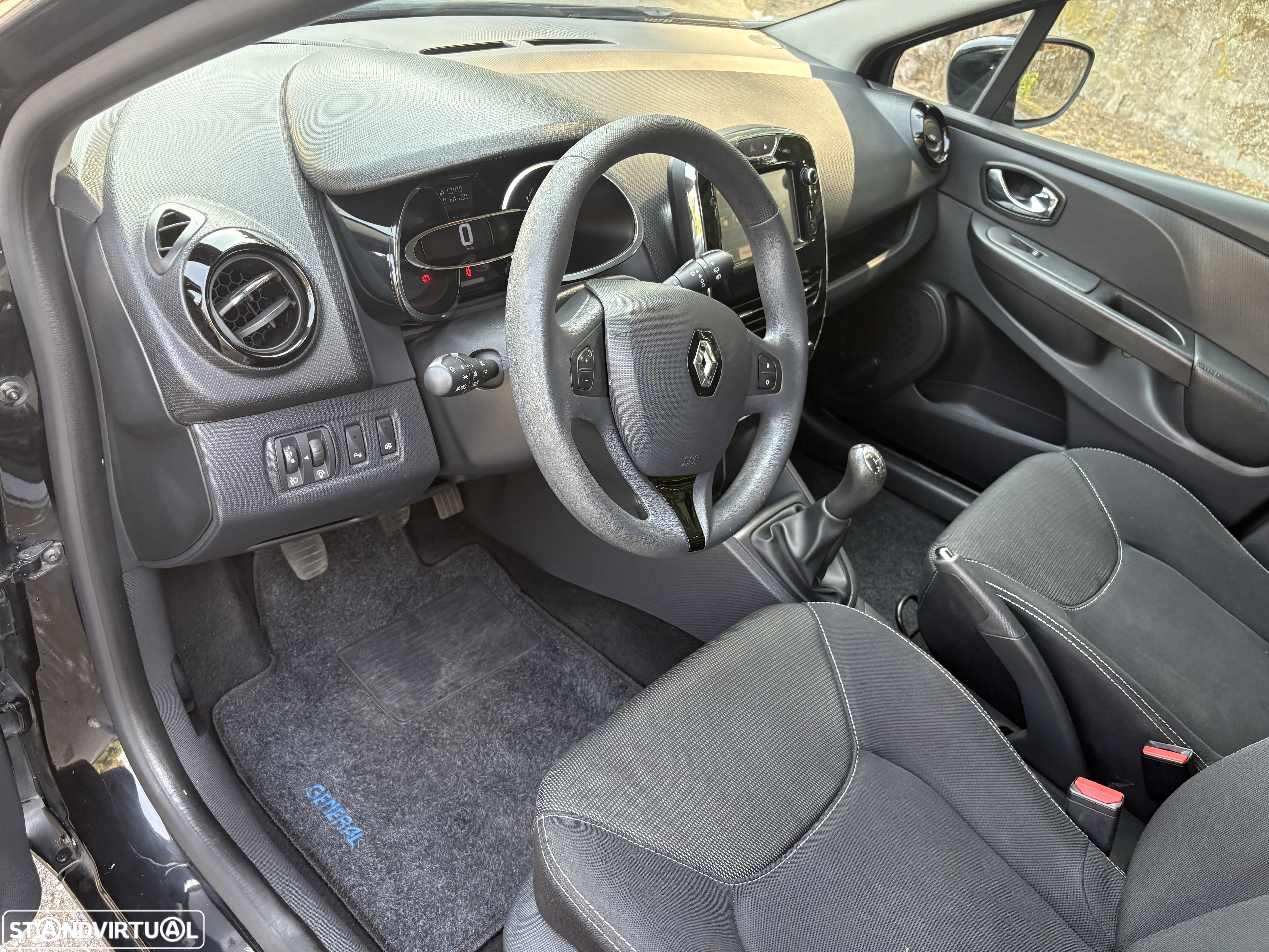 Renault Clio 0.9 TCE Dynamique S - 11