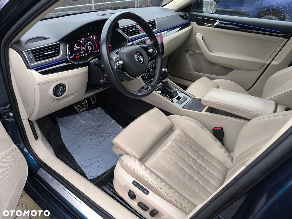 Skoda Superb 2.0 TDI SCR 4x4 L&K DSG - 9