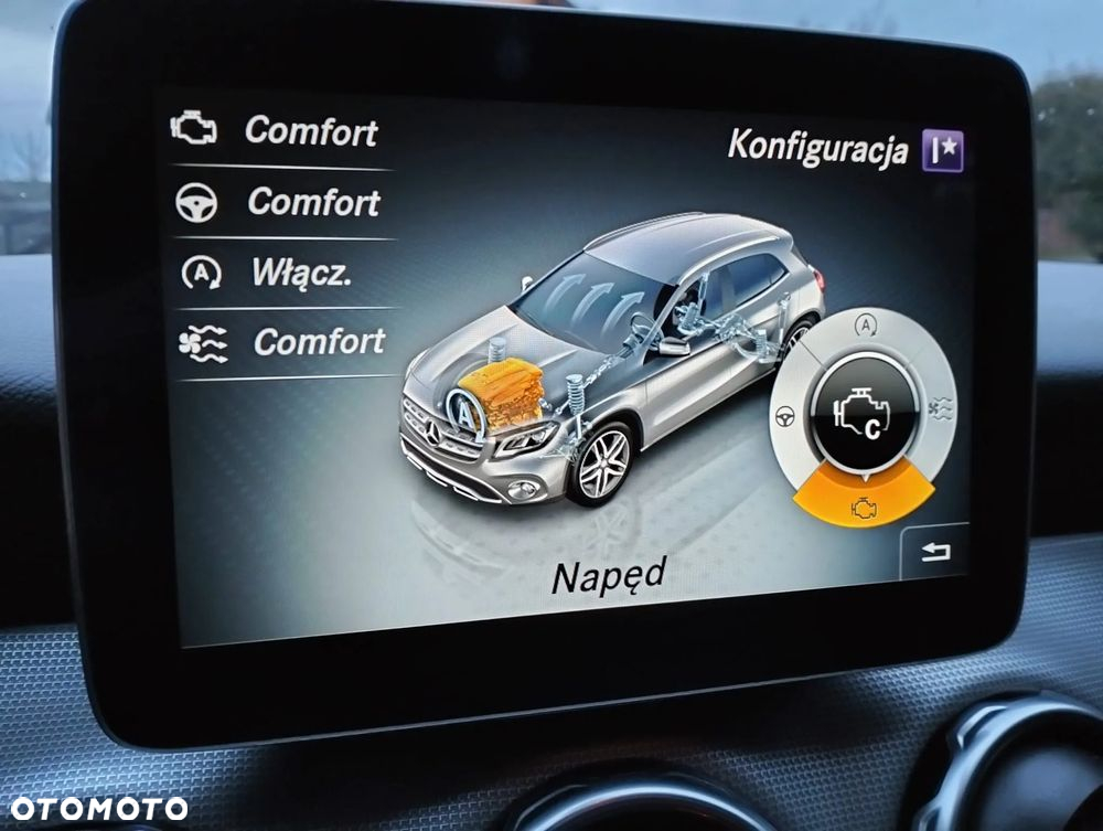 Mercedes-Benz GLA 250 4-Matic AMG Line - 20