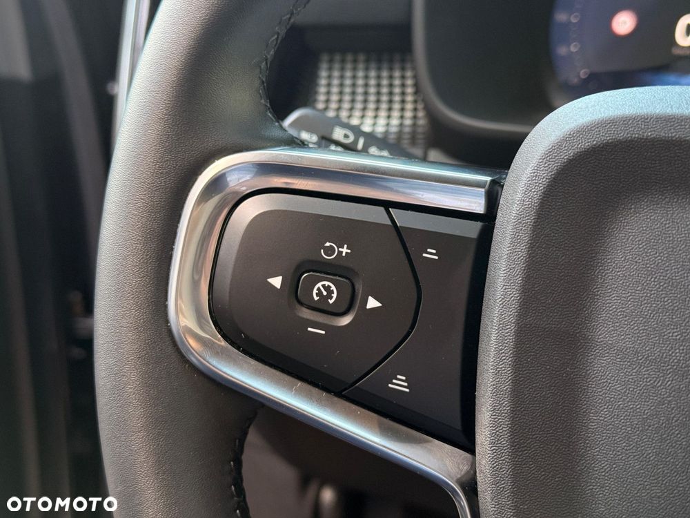 Volvo XC 40 - 18
