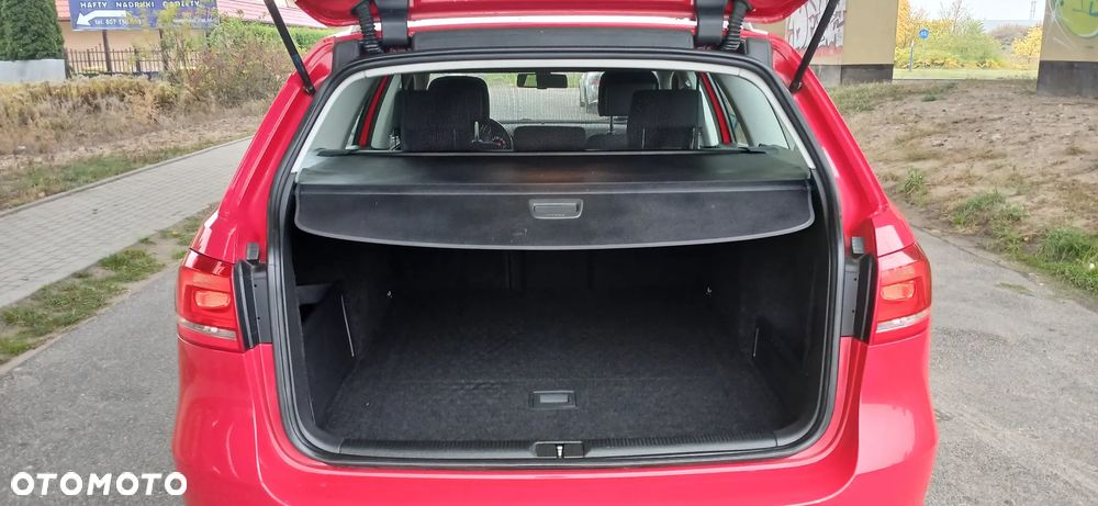 Volkswagen Passat - 12