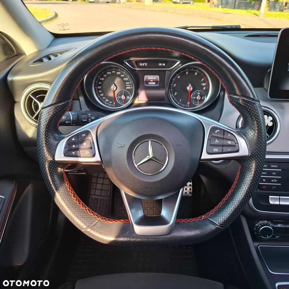 Mercedes-Benz CLA 200 AMG Line - 14