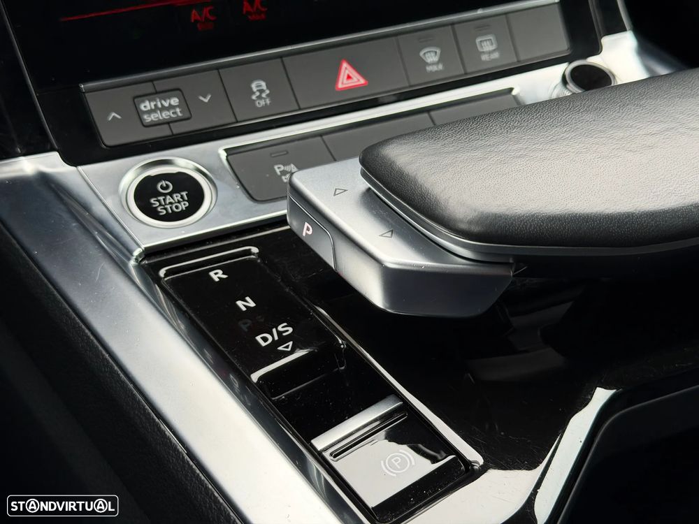 Audi Q8 e-Tron Sportback 55 quattro S line - 31