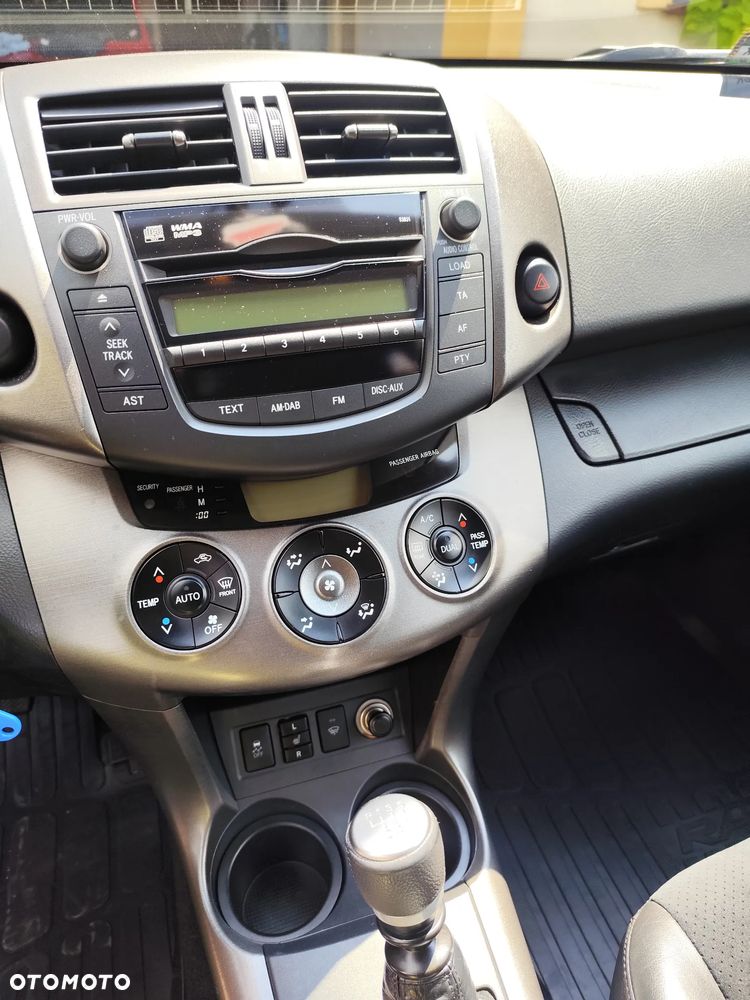 Toyota RAV4 2.2 D-4D Sol - 20