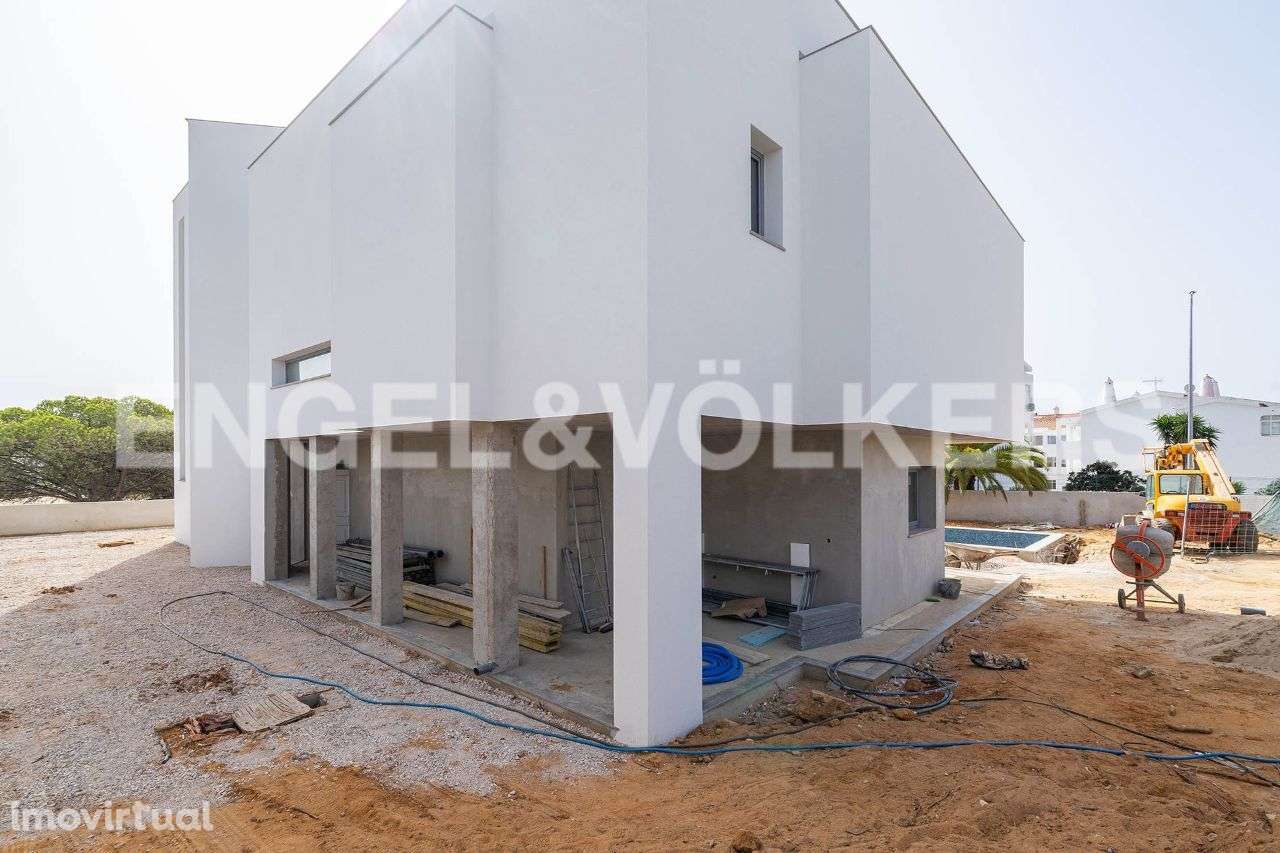Moradia Moderna na Galé - em construção - Grande imagem: 3/15