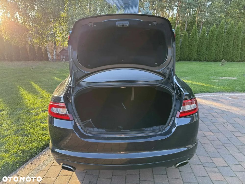 Jaguar XF 3.0 V6 D Premium Luxury - 9