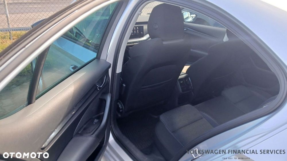 Skoda Octavia 2.0 TDI Ambition DSG - 8