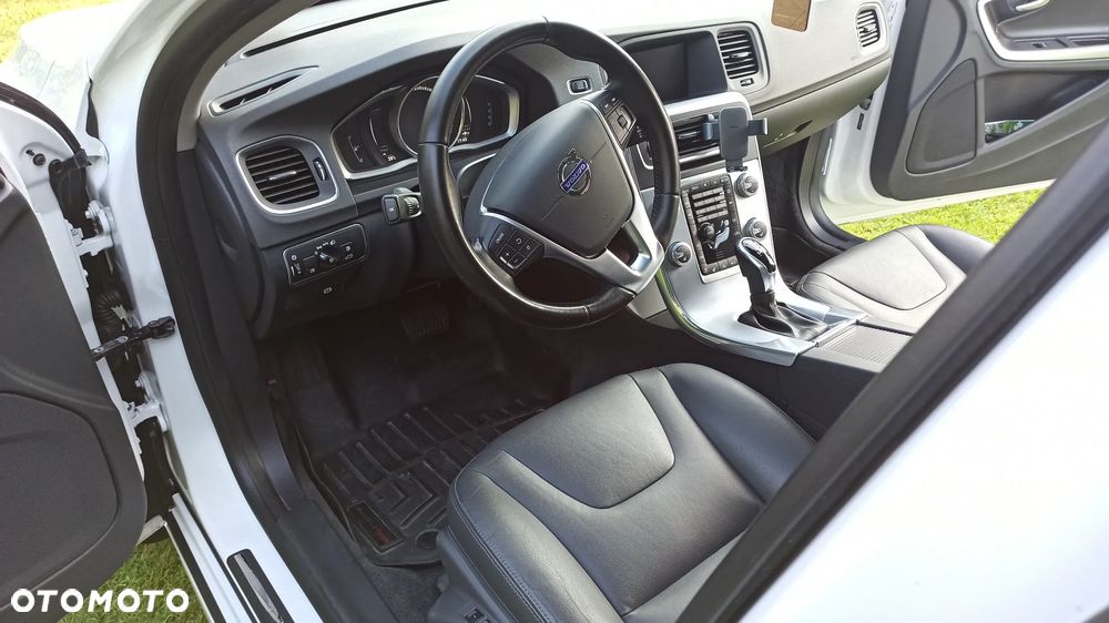 Volvo V60 T5 AWD Geartronic Momentum - 13