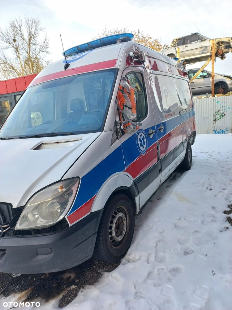 Mercedes Sprinter 3.0 ambulans na czesci - 2