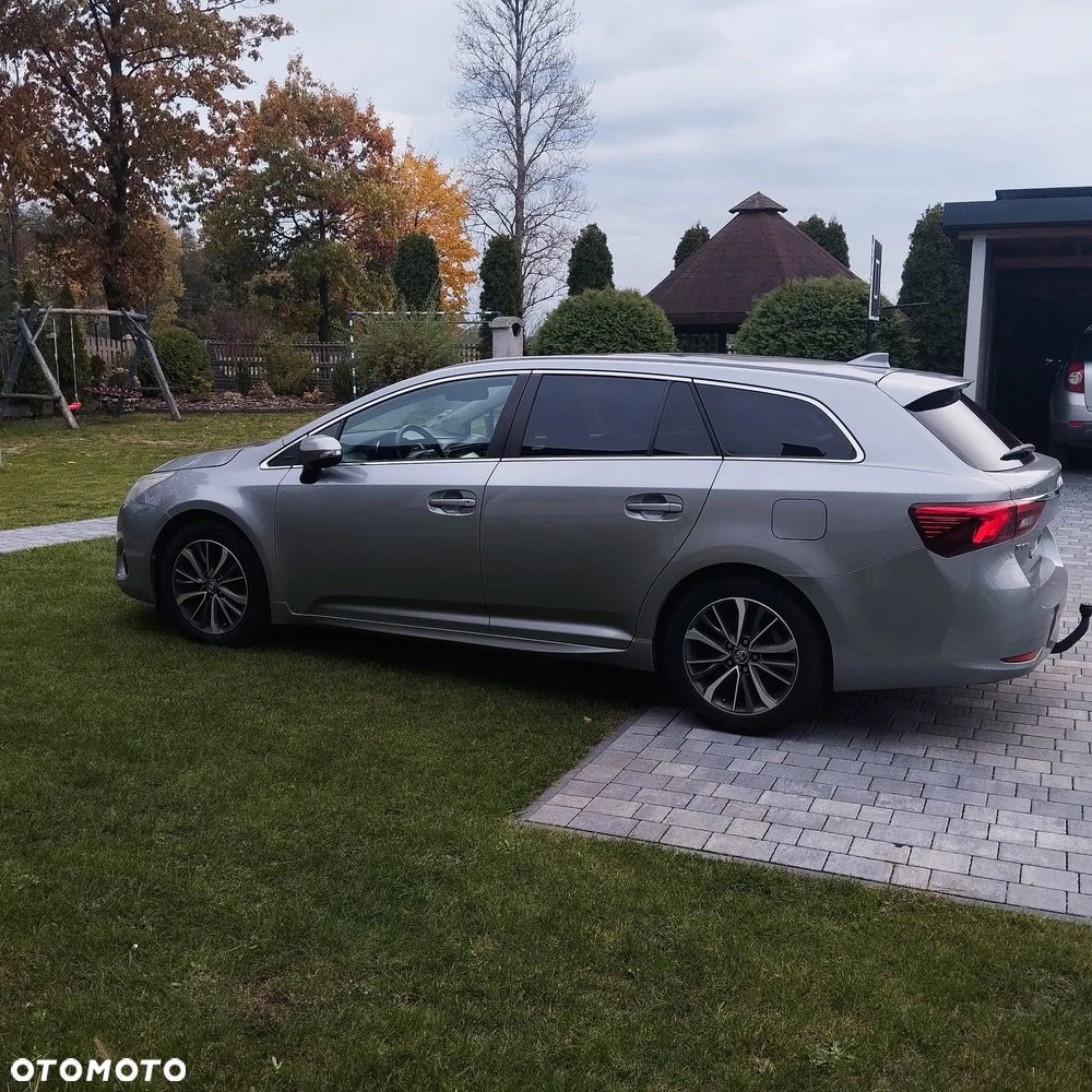 Toyota Avensis 2.0 D-4D Prestige - 8