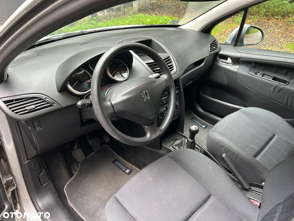 Peugeot 207 1.4 Trendy - 6