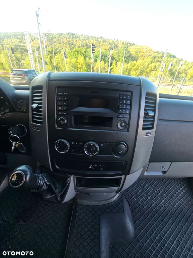 Mercedes-Benz Sprinter 319 - 18