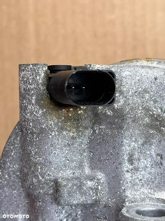 SPRĘŻARKA KLIMATYZACJI KOMPRESOR POMPA 1K0820808F AUDI  SEAT SKODA VW - 8