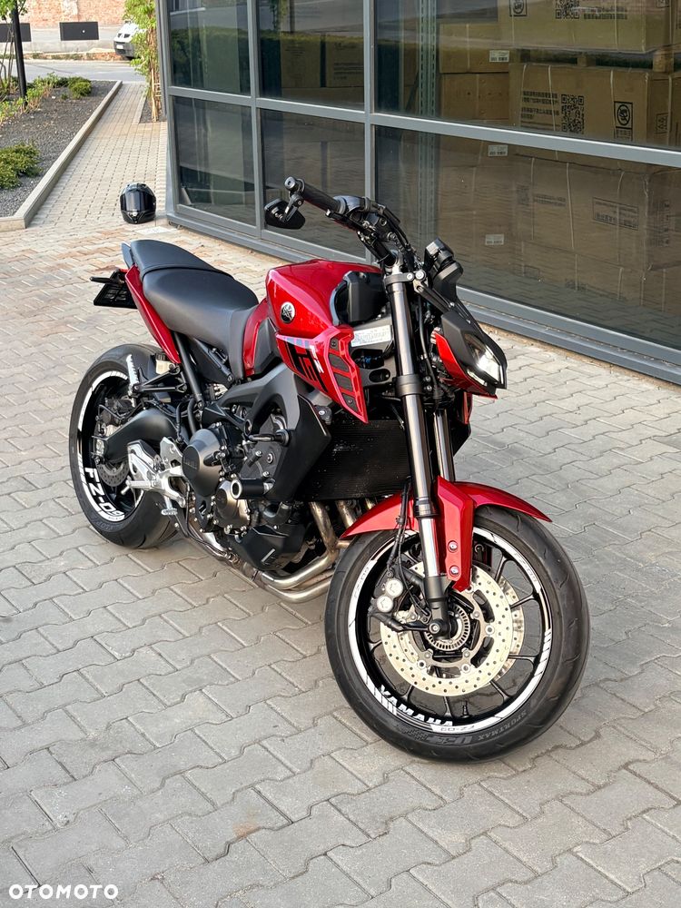 Yamaha FZ - 16