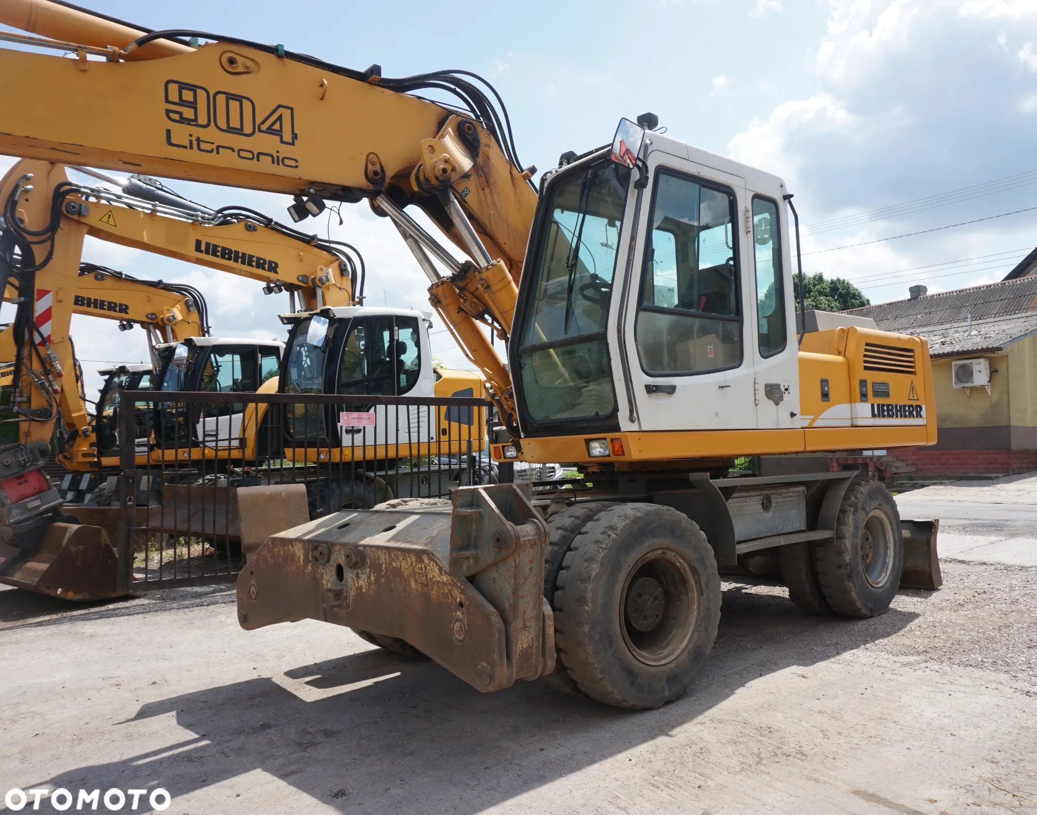 Liebherr A 904 - 7
