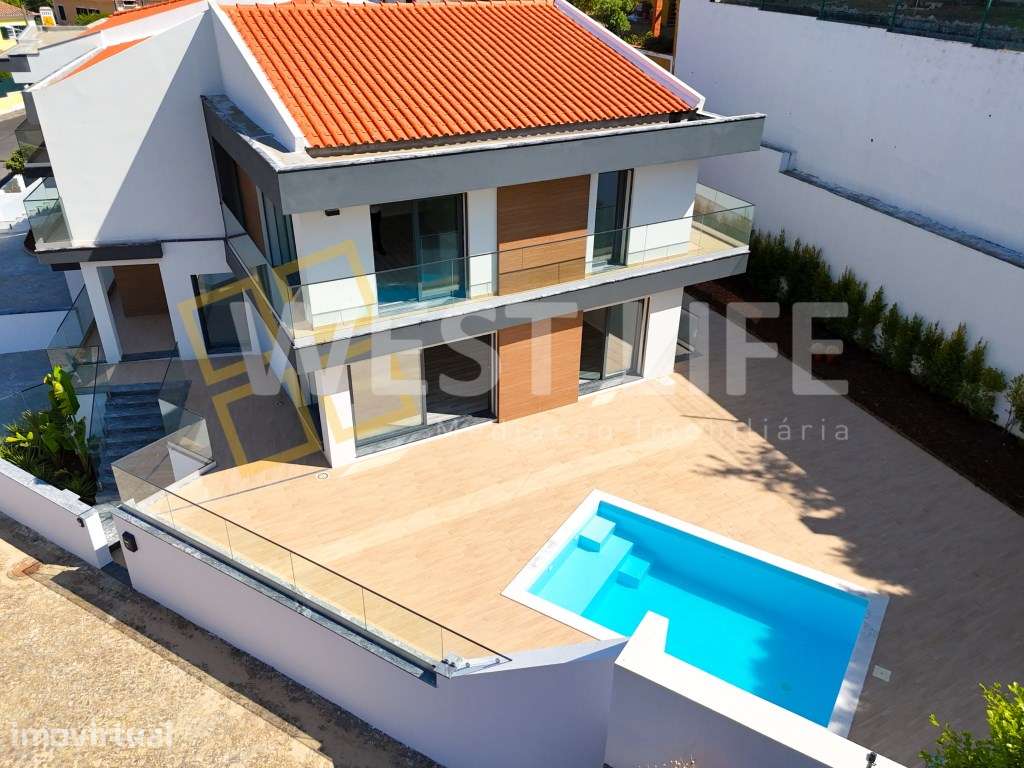 Moradia T5 NOVA com piscina - Acabamentos de excelência - Junto ás ... - Grande imagem: 3/54